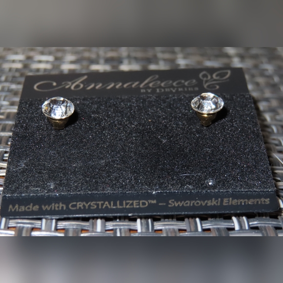 Analeece by Devries Stud Earrings - Picture 3 of 7